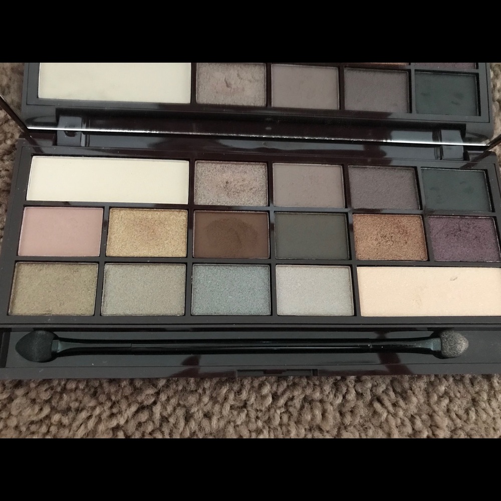 Eyeshadow pallet